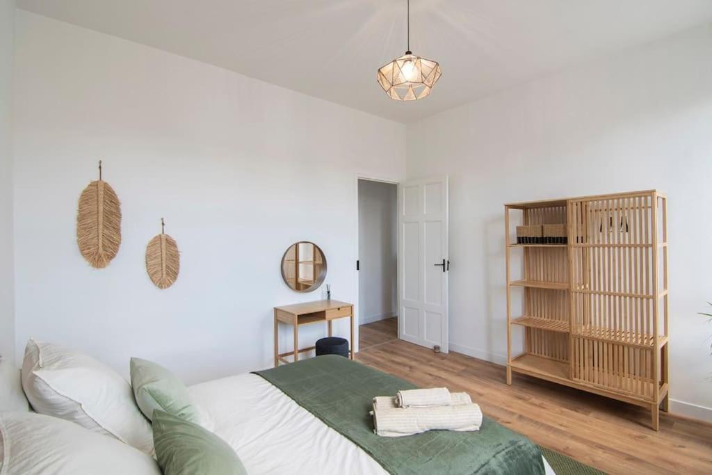Treize Maison 3 Bed House In Centre Of Saint Severin Екстериор снимка